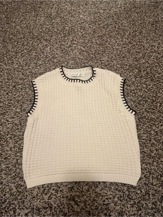 Altar'd State Sweaters - Altar’d State Cream Knit Sleeveless Sweater with Black Trim